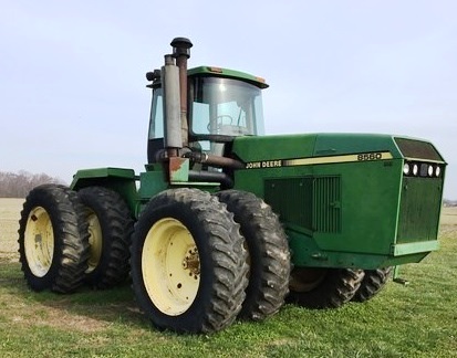 1989 John Deere 8560 Tractor.jpg